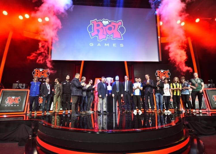 Riot Games Espor Sahnesi Kapanıyor!