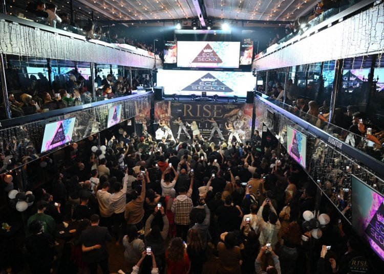 Rise Online World Topluluğu 1. Yılını Oyun Severlerle Beraber Kutladı!